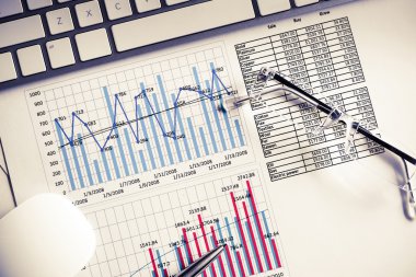 İş işyeri ile klavye ve diyagramları