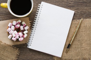 Not defteri ve kahve 