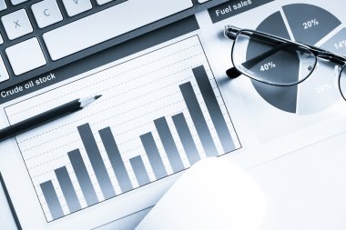 İş işyeri ile klavye ve diyagramları