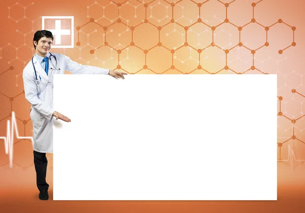 白紙の横断幕と男性医師 — ストック写真