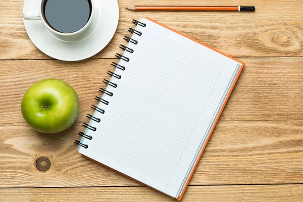 kahve, elma ve kalem ile not etmek