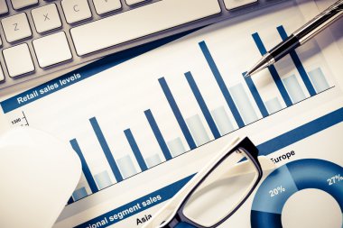 İş işyeri ile klavye ve diyagramları