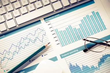 İş işyeri ile klavye ve diyagramları