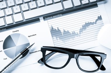 İş işyeri ile klavye ve diyagramları