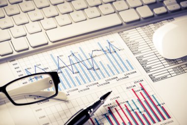 İş işyeri ile klavye ve diyagramları