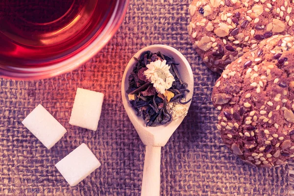 Otlar ile bitkisel çay