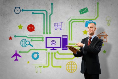 Tablet pc kullanan işadamı