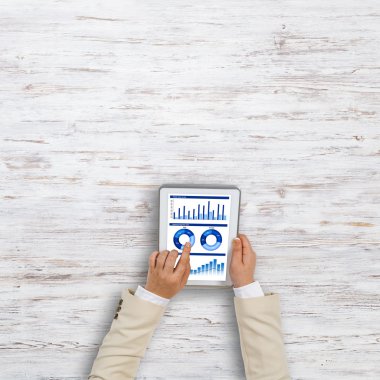 Tablet PC'yi kullanma işkadını eller 