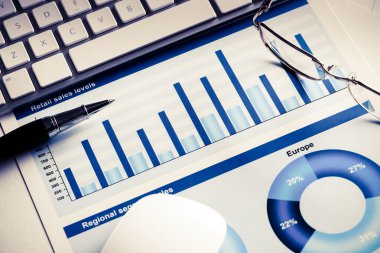 İş işyeri ile klavye ve diyagramları