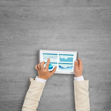 Tablet PC'yi kullanma işkadını eller 
