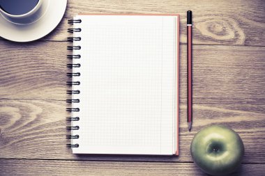 kahve, elma ve kalem ile not etmek