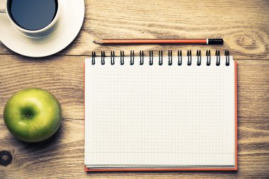 kahve, elma ve kalem ile not etmek