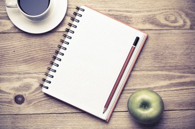 kahve, elma ve kalem ile not etmek