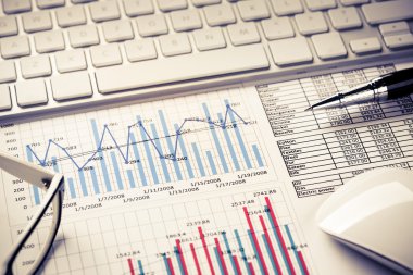 İş işyeri ile klavye ve diyagramları