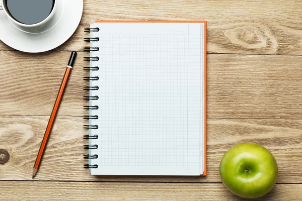 Papel con café, manzana y lápiz — Foto de Stock