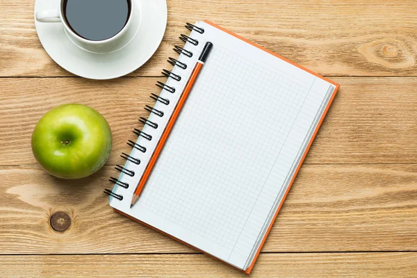 Kağıt kahve, apple ve kalem ile