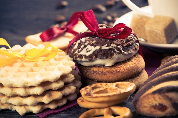 Kurabiye ve bisküvi kutlama için — Stok fotoğraf