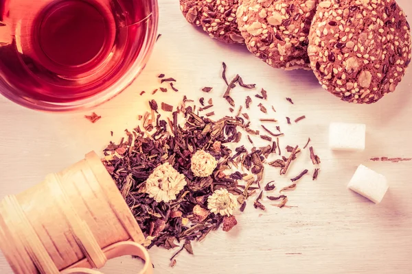 Otlar ile bitkisel çay 