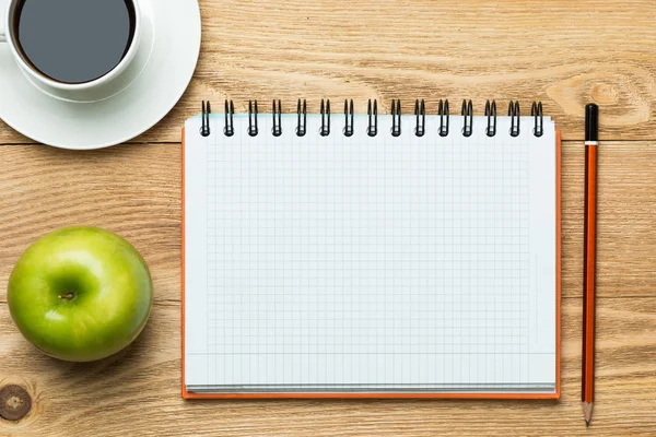 Kağıt kahve, apple ve kalem ile