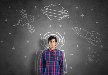 Astronot olmak için rüya adam