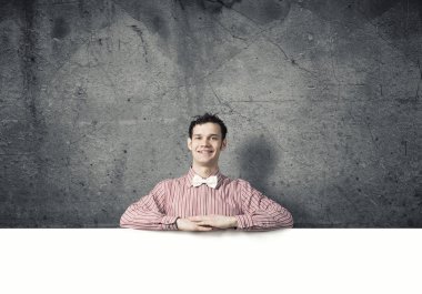 Sancaklı neşeli adam