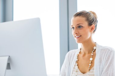 Zarif ofis çalışanı