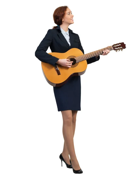 Femme d'affaires jouer de la guitare — Photo