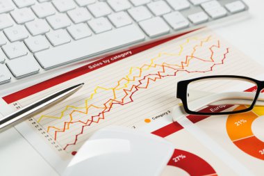 Ortalama satış raporu hazırlanıyor