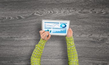 Tablet PC'yi kullanma eller