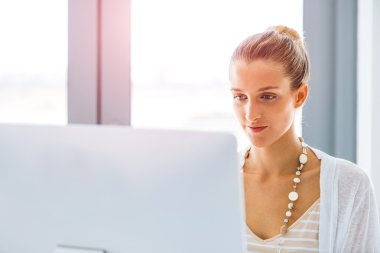 Zarif ofis çalışanı