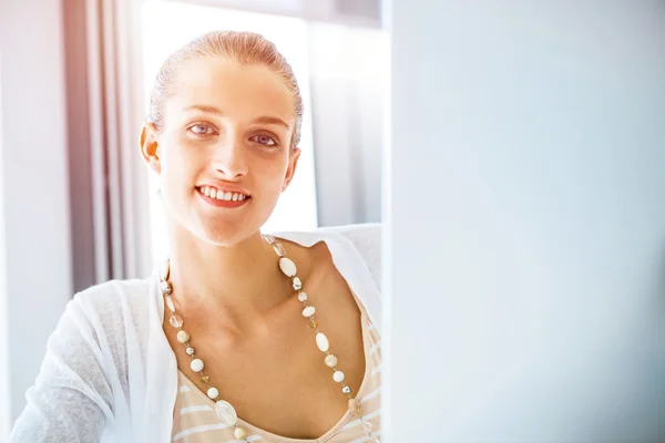 Elegant office worker — Stock Photo, Image