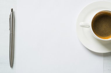 Taze fikir için kahve fincanı.