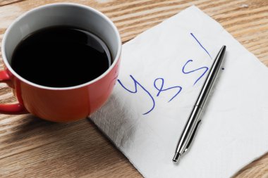 Peçeteye yazılmış romantik mesaj