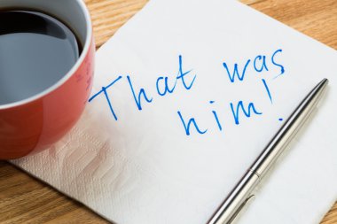 Peçeteye yazılmış romantik mesaj