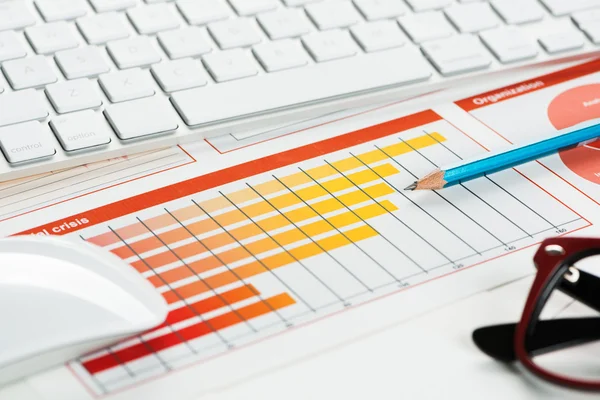 平均的な販売報告書の作成 — ストック写真