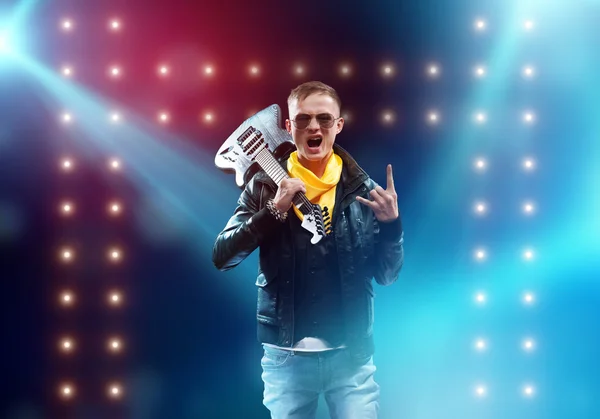 Rockstar auf der Bühne — Stockfoto