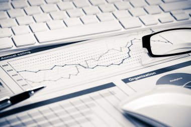 Ortalama satış raporu hazırlanıyor