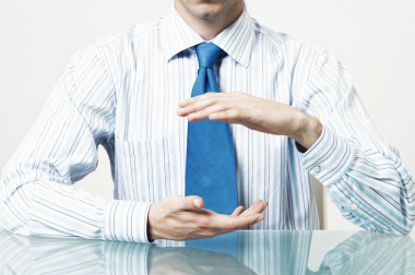 İşadamı koruyucu jest yapma 