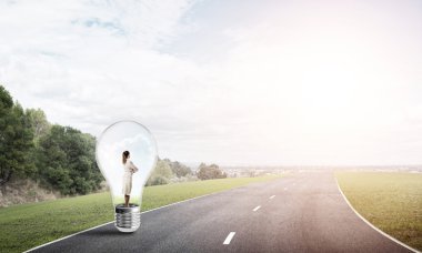 Ampulün içindeki iş kadını