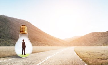 Ampulün içindeki iş adamı