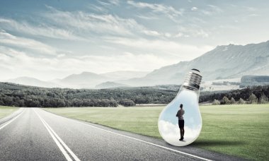 Ampulün içindeki iş kadını