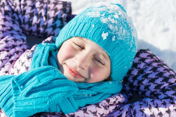 Bovenaanzicht van schattig meisje — Stockfoto