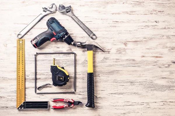 Instrumenten op houten tafel — Stockfoto