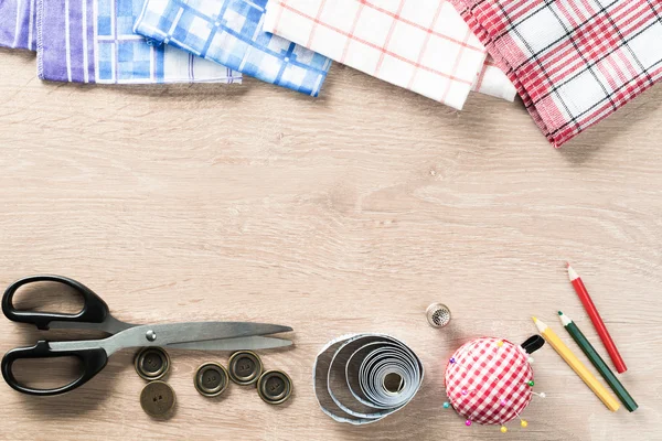 Nähset auf dem Tisch — Stockfoto