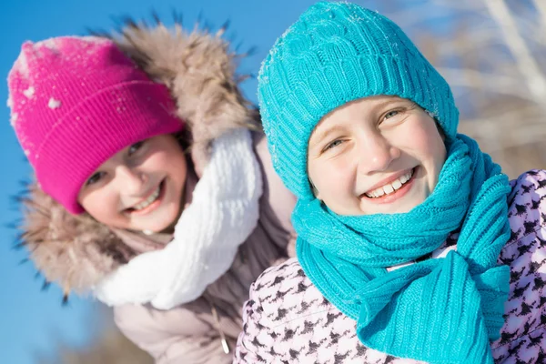 Gelukkige jonge geitjes plezier — Stockfoto