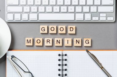 Küplerdeki harflerle günaydın mesajı.