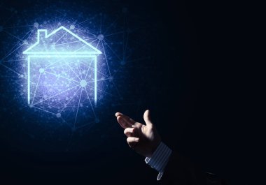 Koyu arkaplanda ev ya da ana sayfa simgesine elle işaret edilen kavramsal resim