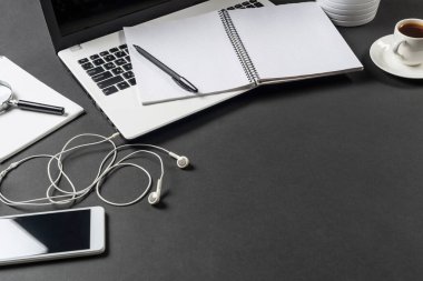 Bilgisayarlı ofis hayatı