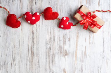 Düz, yumuşak kalpli, şirin bir kompozisyon sergiliyordu.