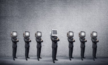 Eski teknolojiye karşı modern teknoloji.